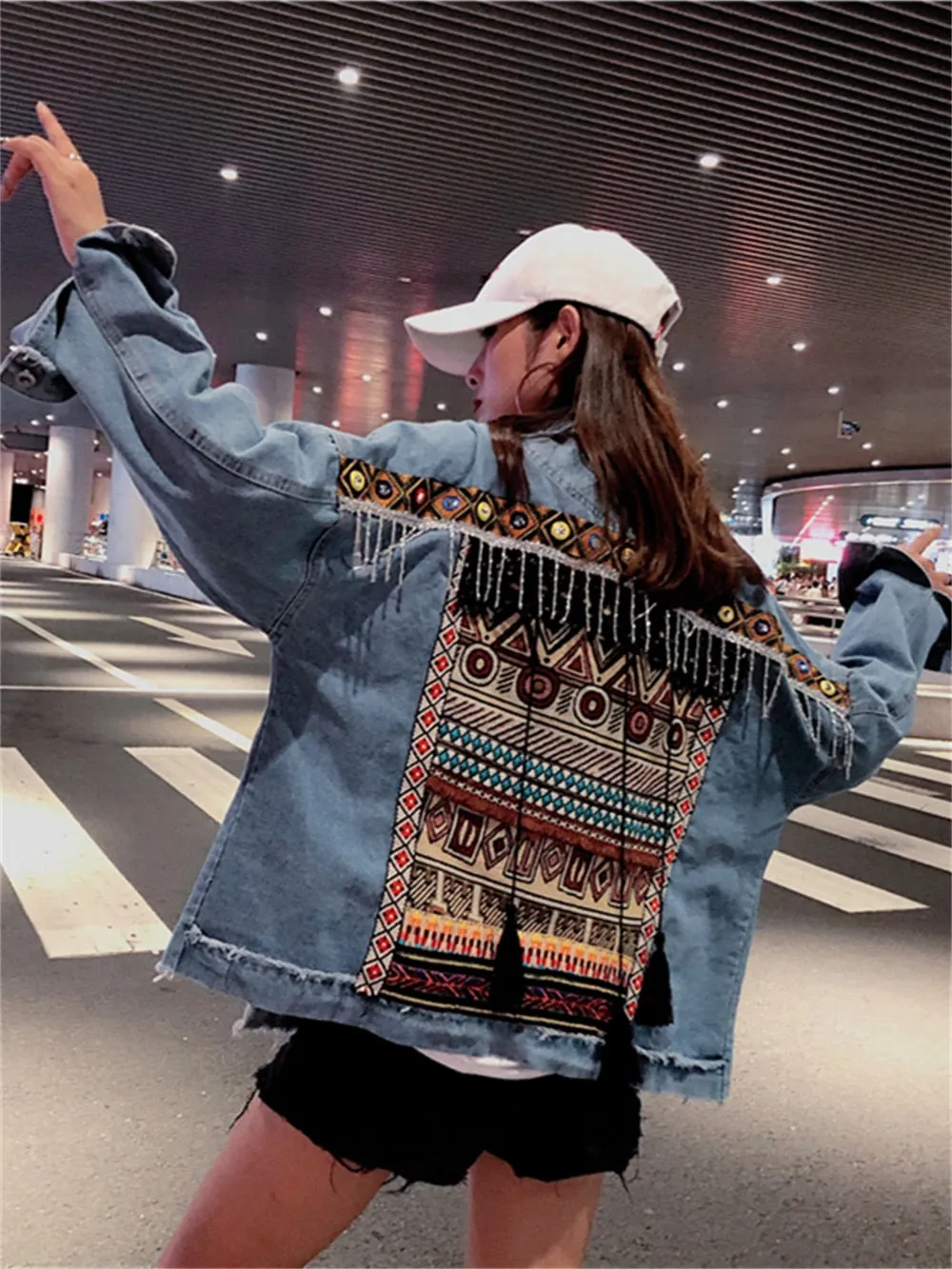 Spring Autumn Fashion Denim Jacket Women Sequined Tassel Embroidery Vintage Jacket Casual Women Coat Winte Outwear National Style