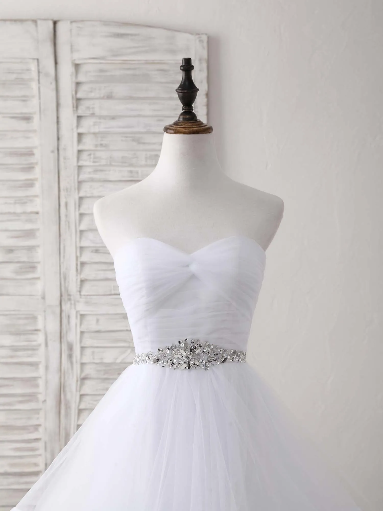 White Sweetheart Neck Tulle Long Prom Dress White Formal Graduation Dress